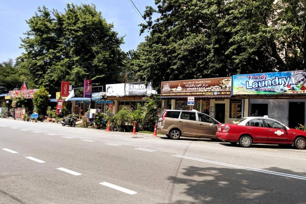 Ees Whale House - Homestay 3 Min Walk To Beach Batu Ferringhi Exterior photo